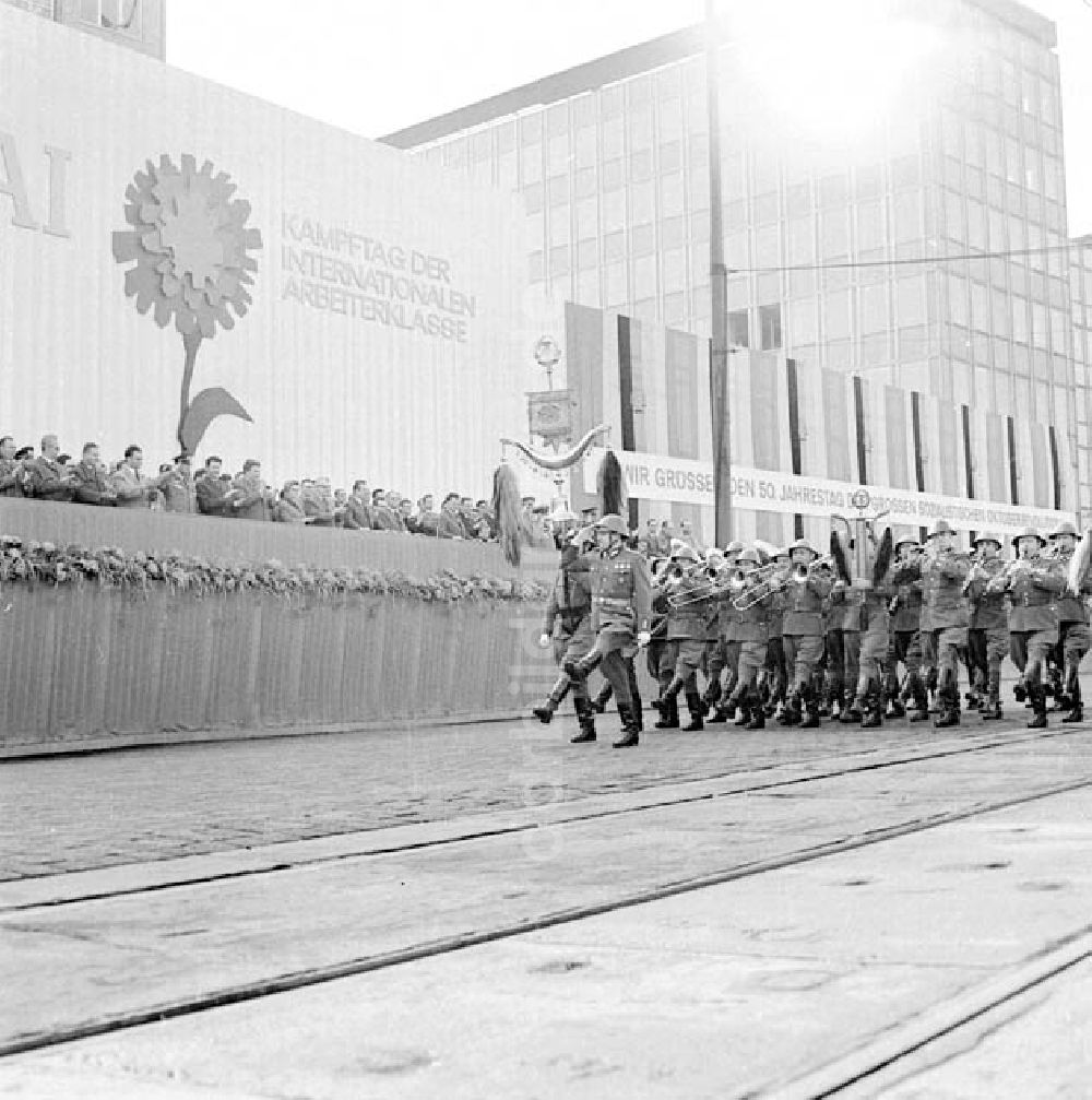 Leipzig: 1. Mai-Feier in Leipzig Umschlagnr.: 88 Foto: unbekannt