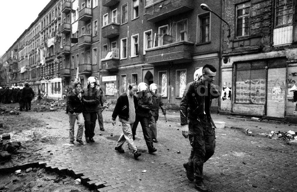 Berlin: Mainzer Str. Berlin 14.11.90 Foto: ND/Lange Umschlag:1446