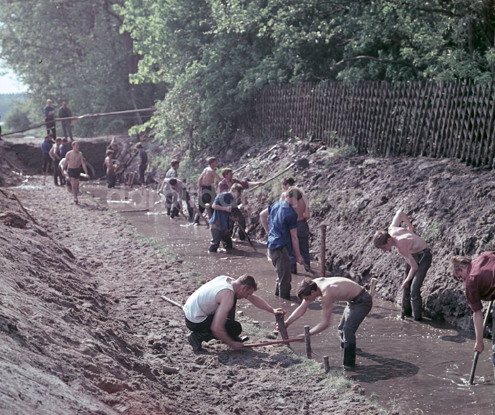 DDR-Bildarchiv: Nauen - Melioration in Nauen in der DDR