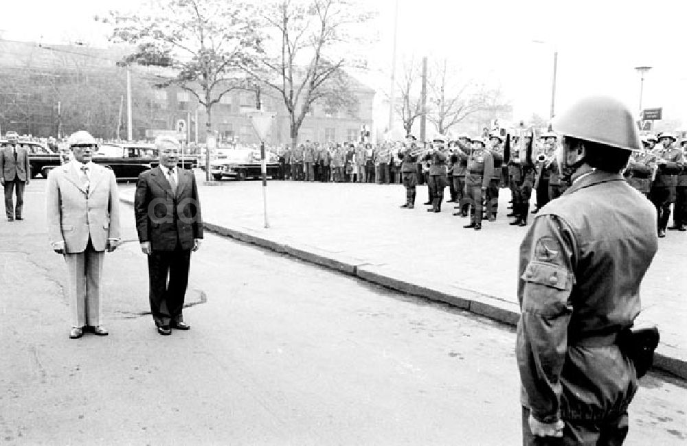 DDR-Fotoarchiv: Leipzig - Mongolischer Staatschef Jumshagin Zedenbal besucht Interdruck in Leipzig Foto: Schönfeld