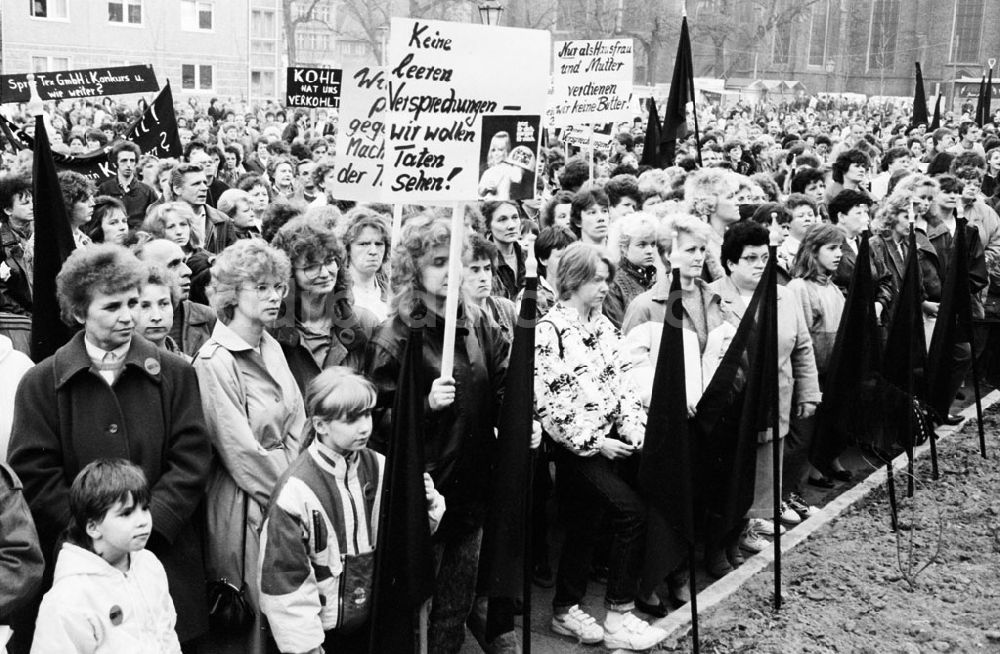 DDR-Bildarchiv: - Montagsdemo in Cottbus Umschlagnummer: 7284