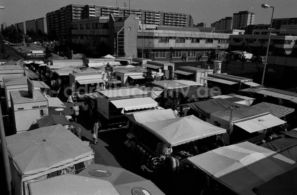 Berlin-Wittenau: Märkisches Viertel ? 18.09.92 Foto:ND/ Lange Umschlag 1153