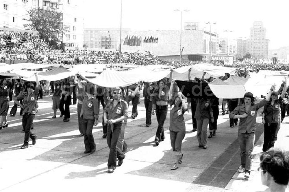 DDR-Fotoarchiv: Berlin - Nationales Jugendfestival der DDR in Berlin Foto: Schönfeld