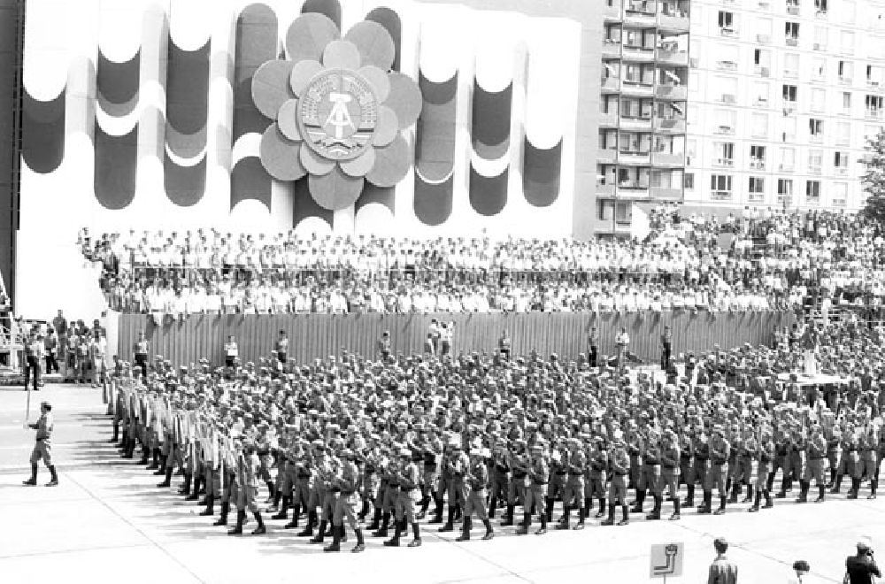 Berlin: Nationales Jugendfestival der DDR in Berlin Foto: Schönfeld