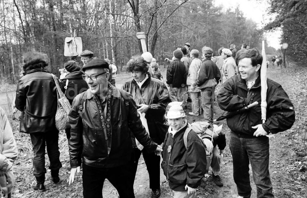 DDR-Fotoarchiv: Erkner - 20.03.92 ND-Wanderung bei Erkner