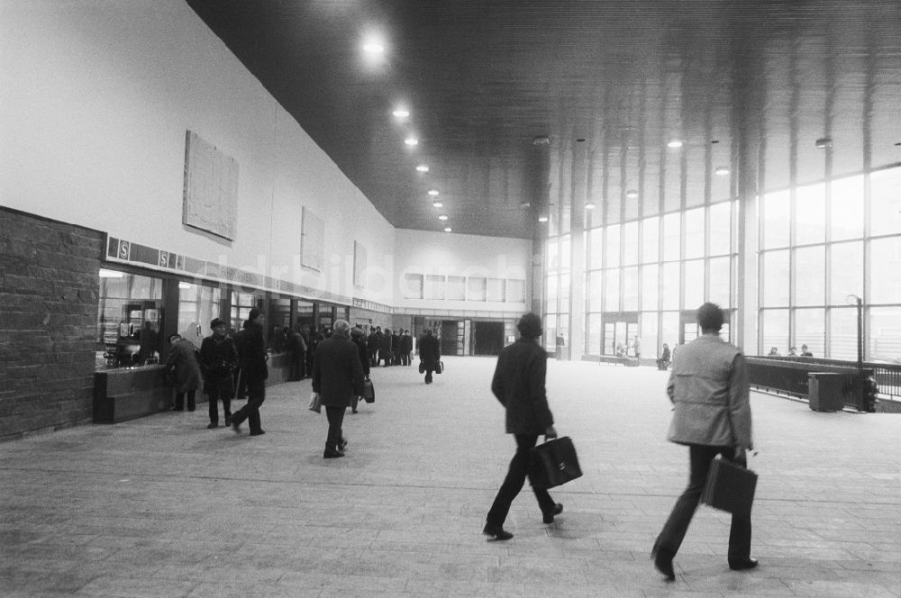 DDR-Fotoarchiv: Berlin - Lichtenberg - Neuer Lichtenberger (Berlin - Lichtenberg) Fernbahnhof der Deutschen Reichsbahn Umschlagnr