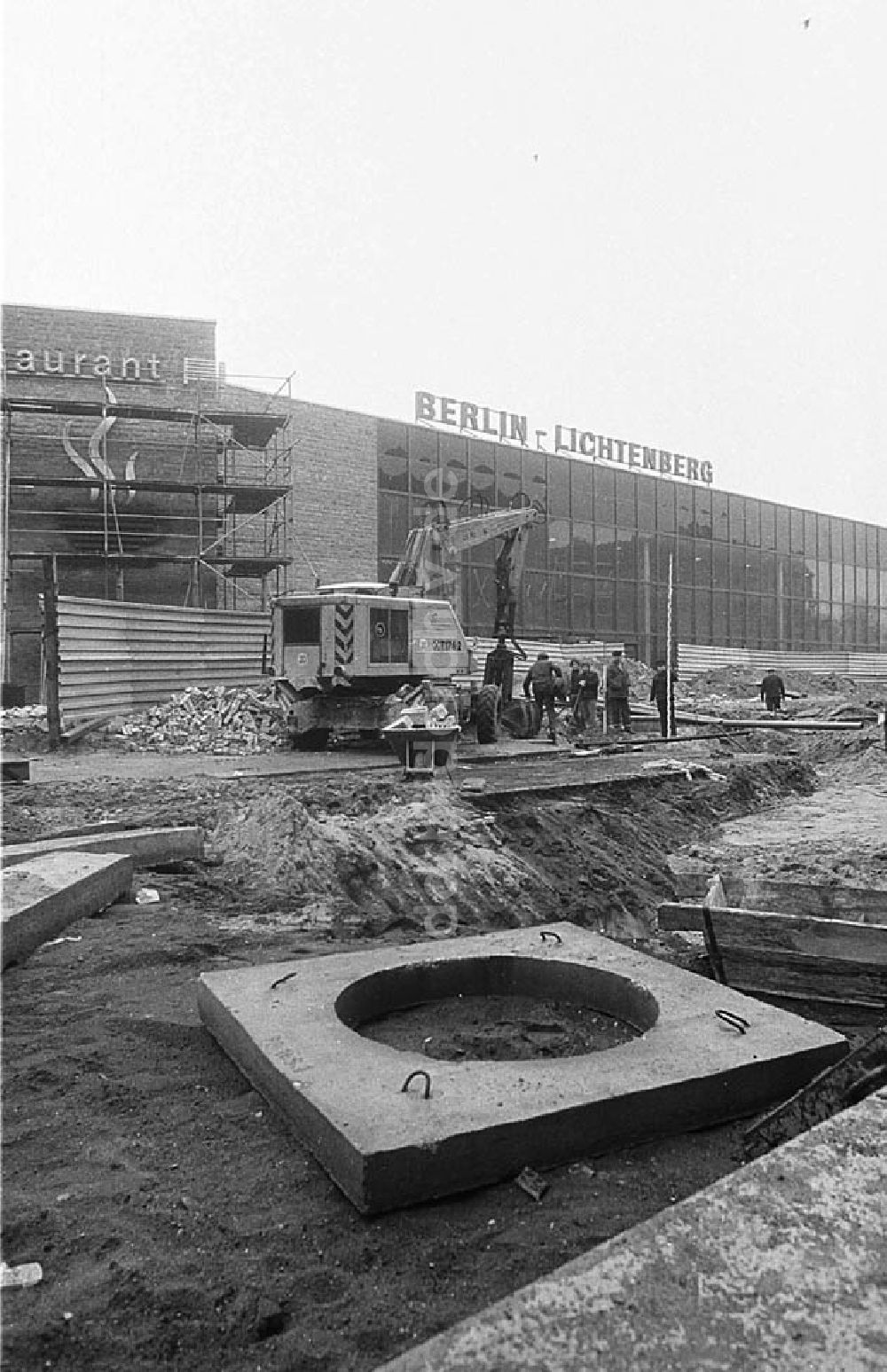 DDR-Bildarchiv: Berlin - Lichtenberg - Neuer Lichtenberger (Berlin - Lichtenberg) Fernbahnhof der Deutschen Reichsbahn Umschlagnr