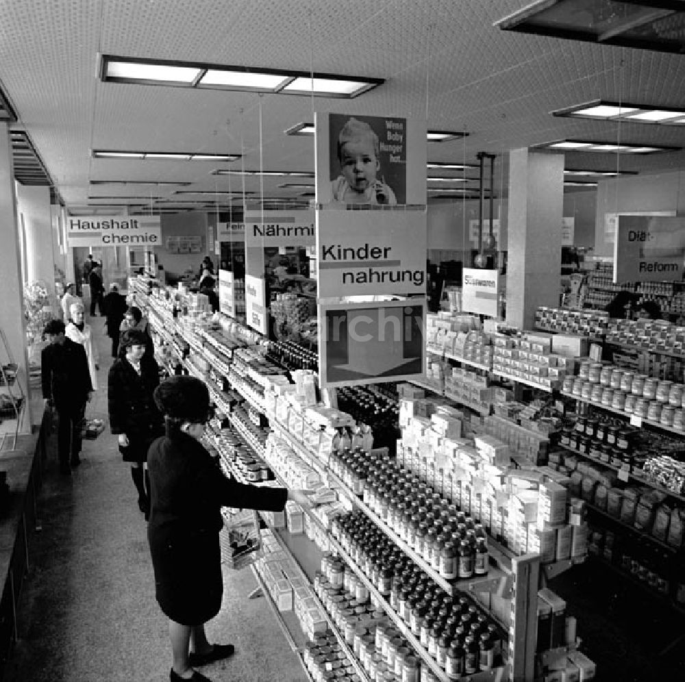 DDR-Fotoarchiv: Berlin - Neueröffnete HO-Kaufhalle Concordia in Berlin-Mitte (Singerstr. Ecke Andreasstr.) Foto: Schönfeld