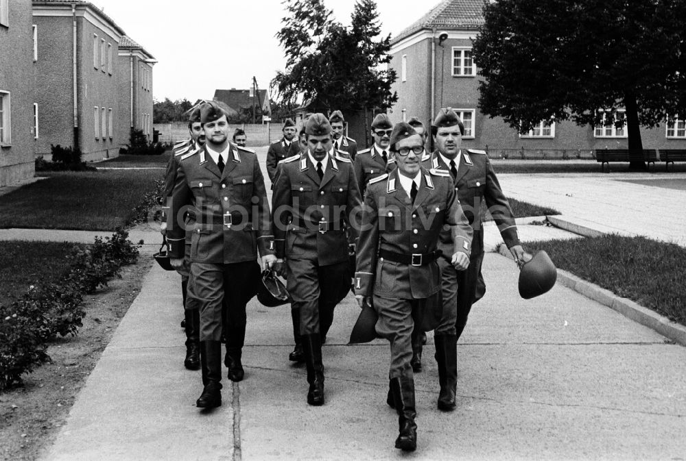 Kamenz: Offiziersschüler der NVA Flaraketentruppen an der OHS Offiziershochschule Franz Mehring in Kamenz in der DDR