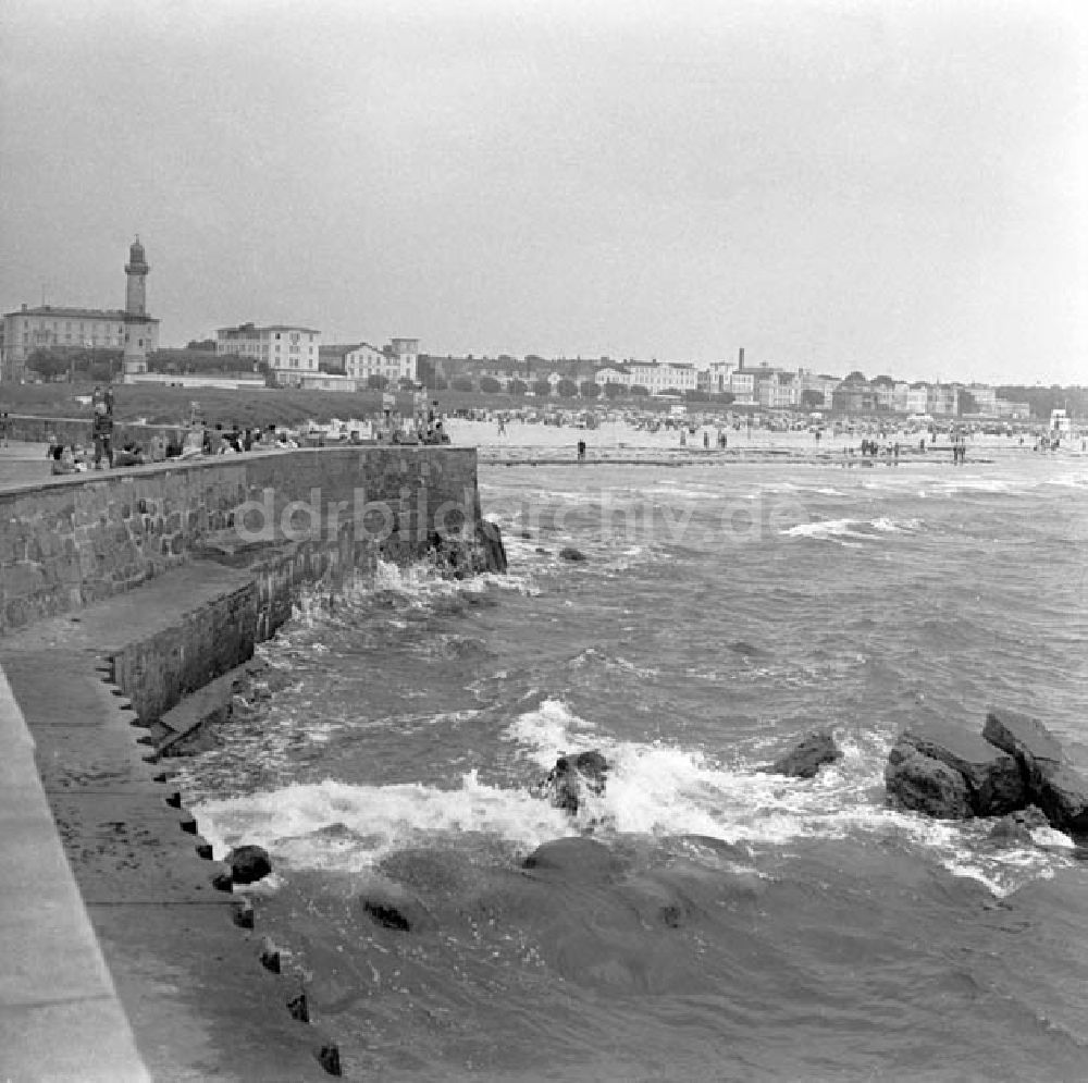 DDR-Fotoarchiv: Rostock - Ostseewoche 1966 in Rostock Foto: Schönfeld