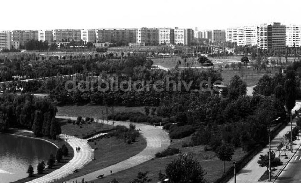 DDR-Bildarchiv: Berlin - Panoramen in Bukharest Neubauviertel Foto: Schönfeld