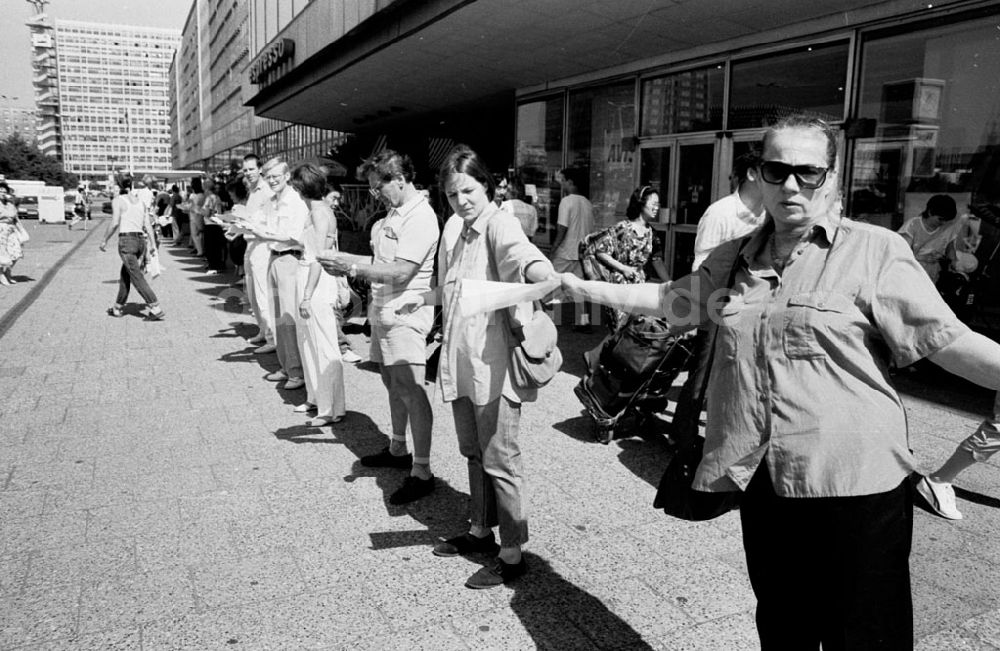 DDR-Fotoarchiv: Berlin - PDS vor Treuhand Umschlagnummer: 580