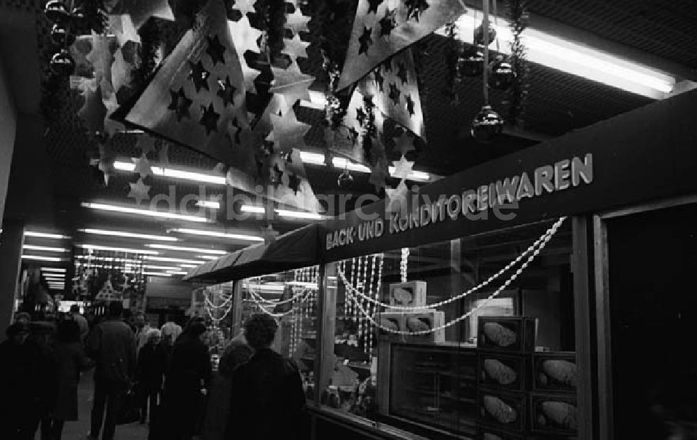 DDR-Fotoarchiv: Berlin-Mitte - Pergamon-Museum, Ostasiatische Sammlung Chinesische Lackarbeiten in Berlin-Mitte Umschlagnr