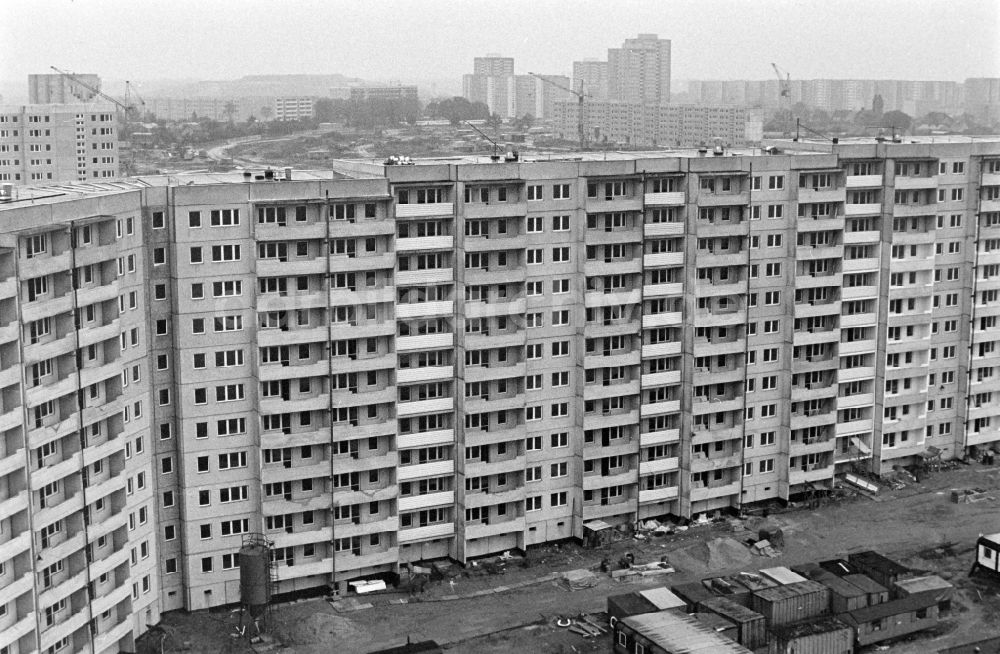 DDR-Fotoarchiv: Berlin - Plattenbau- Wohnsiedlung in Berlin in der DDR