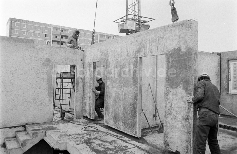 Berlin: Plattenbau- Wohnsiedlung in Berlin in der DDR