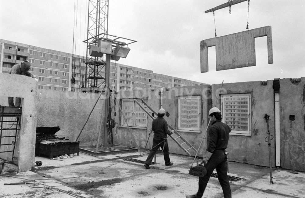 Berlin: Plattenbau- Wohnsiedlung in Berlin in der DDR