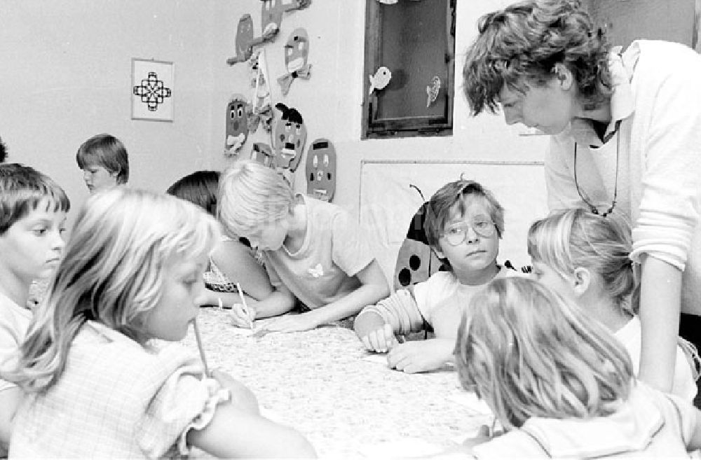 DDR-Bildarchiv: Meisdorf - Polnische Kinder im Kinderferienlager Meisdorf bei Hettstedt Umschlagnr.: 813 Foto: Bonitz