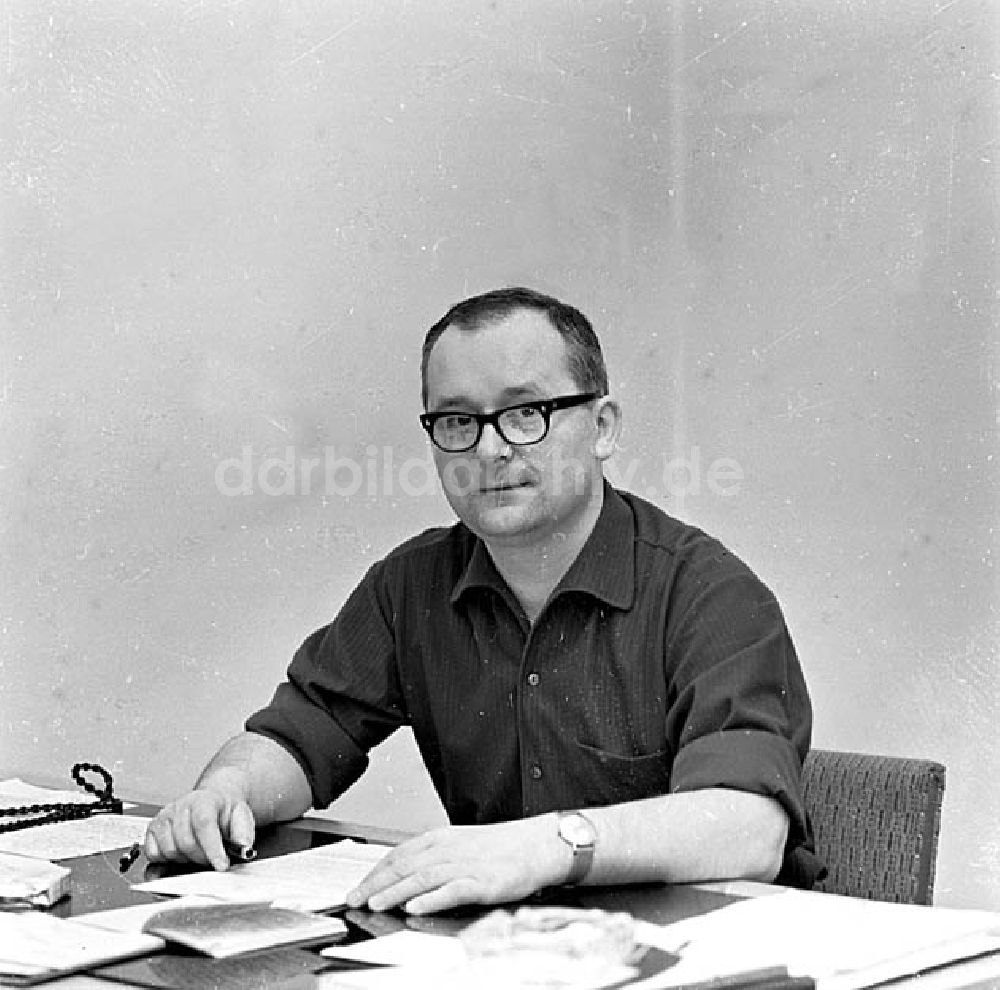 DDR-Fotoarchiv: - 1967 Porträts von Kollegen des ND (Neues Deutschland) Heinz Bock Umschlagnr.: 24 Foto: unbekannt