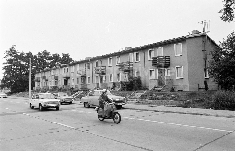 DDR-Fotoarchiv: Berlin - Reihenhaus- Wohnanlage im Ortsteil Grünau in Berlin in der DDR