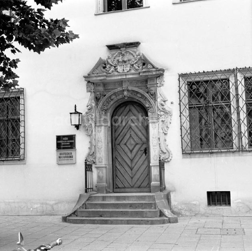 DDR-Fotoarchiv: Berlin - Ribbekhaus (Ribbeckhaus) Berlin Breitstr. Foto: ND/Schönfeld