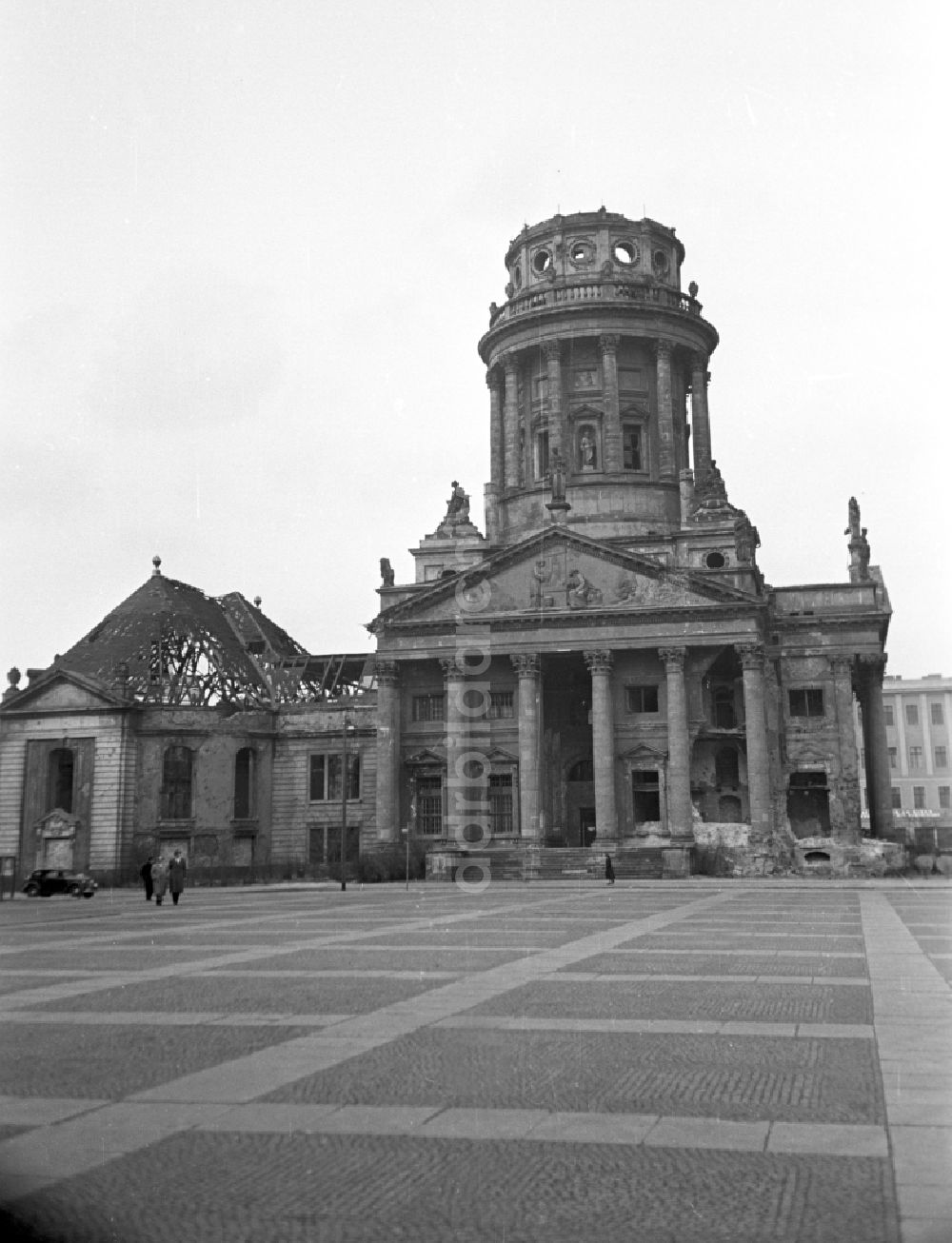 DDR-Bildarchiv: Berlin - Ruine des Französicher Dom in Berlin in der DDR