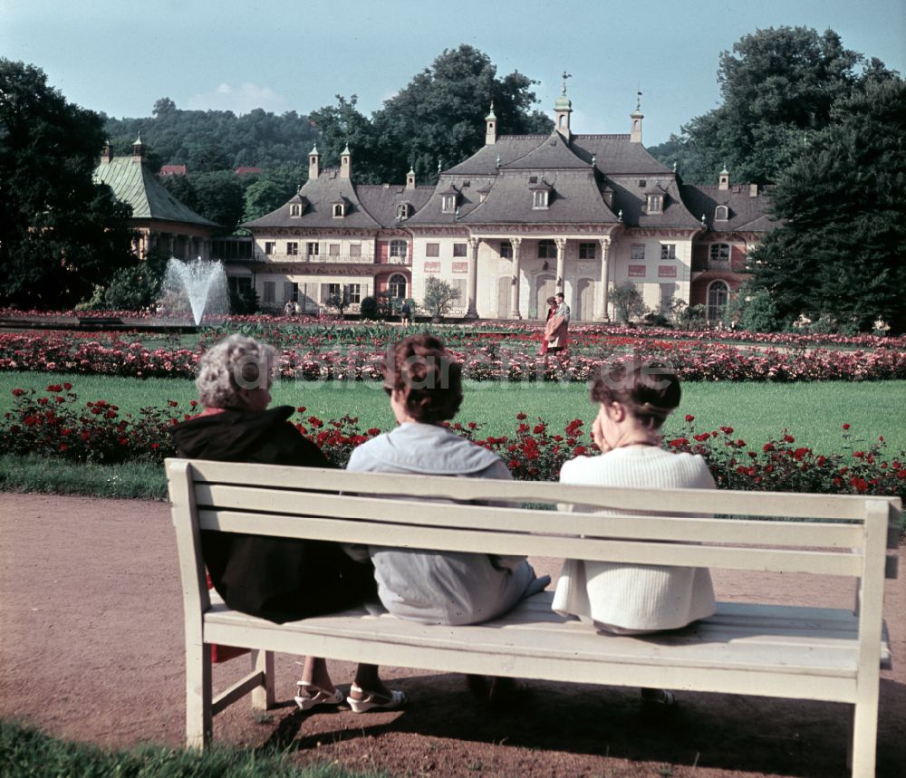 Dresden: Schloss Pillnitz in Dresden in der DDR