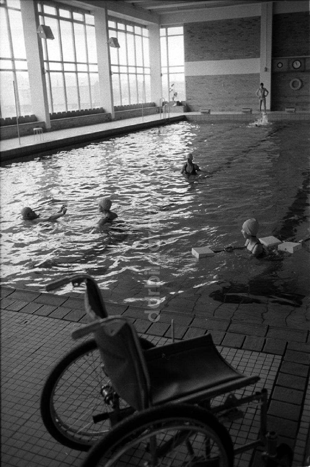 DDR-Fotoarchiv: Berlin - Schule für Körperbehinderte Kinder in der Paul Julius Straße. (388)