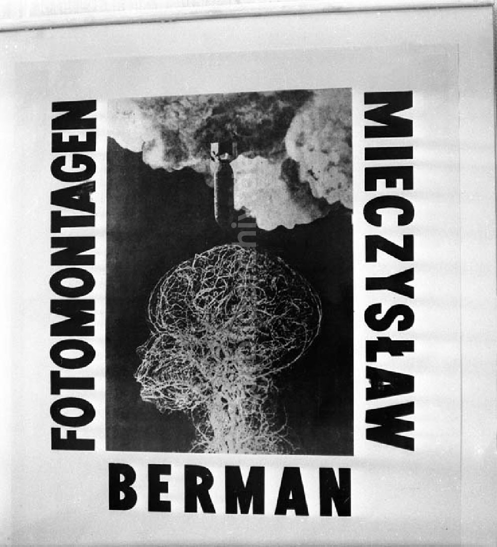 DDR-Fotoarchiv: Berlin - September 1966 Polnische Fotomontage Miczislaw Bermann; Ausstellung Berlin Foto: Schönfeld