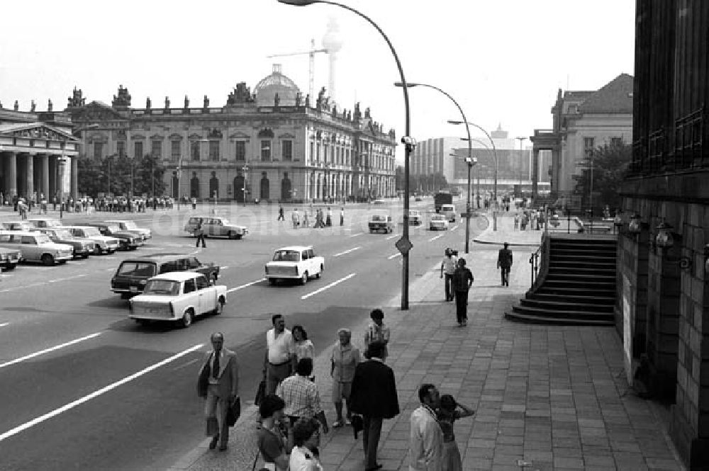 Berlin: September 1977 Unter den Linden Foto: Schönfeld