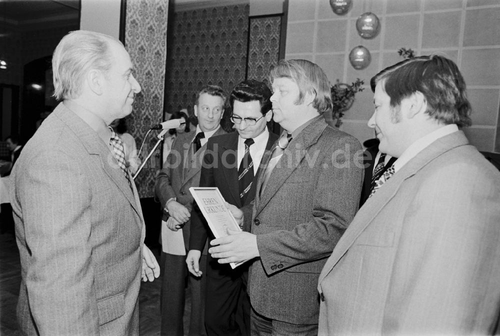 DDR-Bildarchiv: Berlin - Siegerehrung der Gewinner des Gaststättenwettbewerbes 1978 im Cafe Warschau in Berlin in der DDR