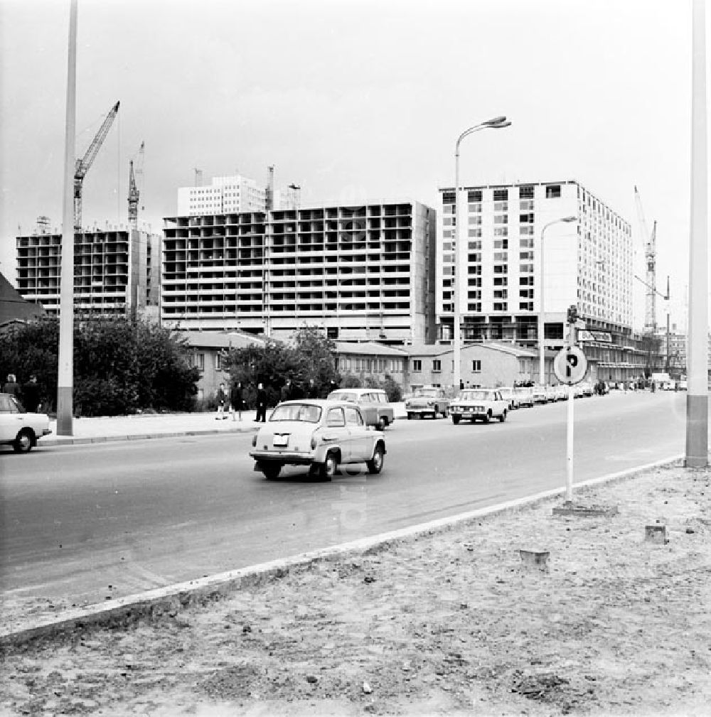 DDR-Bildarchiv: Berlin - Spandauer- Ecke Liebknechtstr.