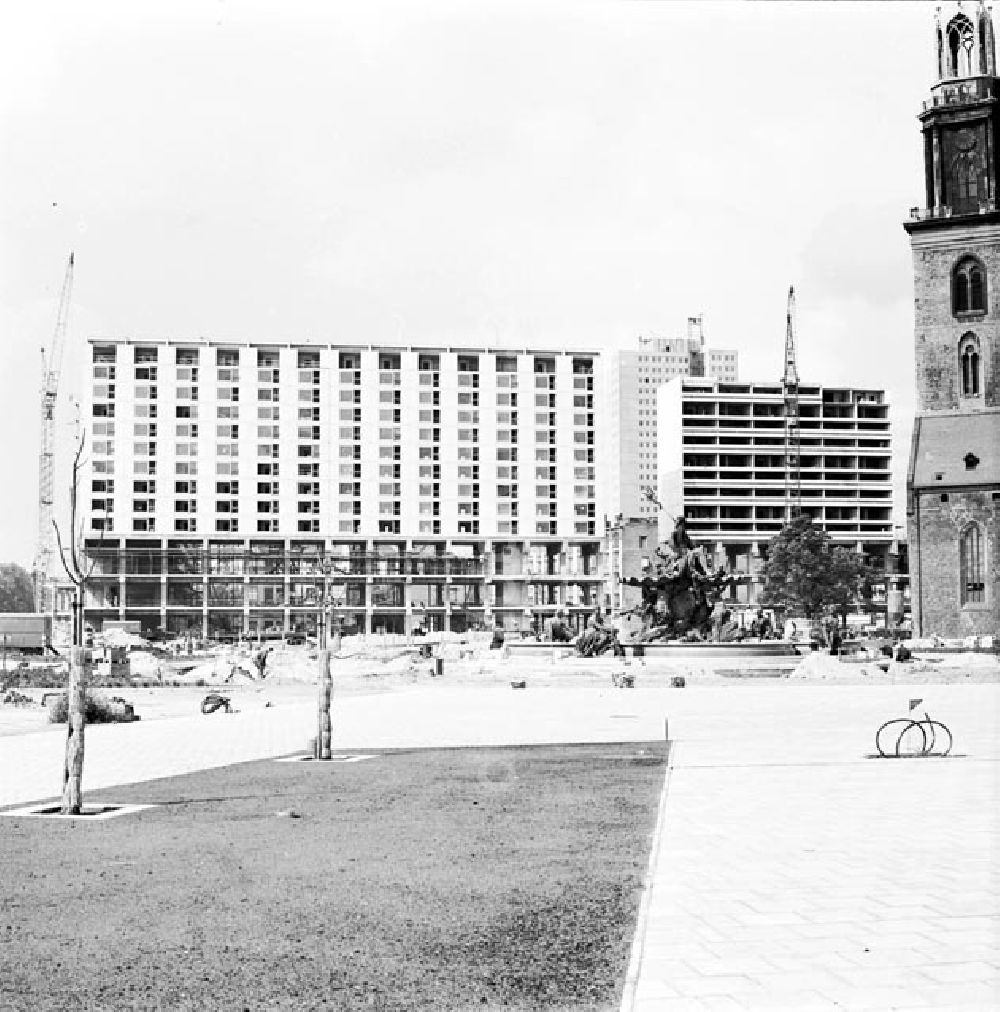 DDR-Bildarchiv: Berlin - Spandauer- Ecke Liebknechtstr.