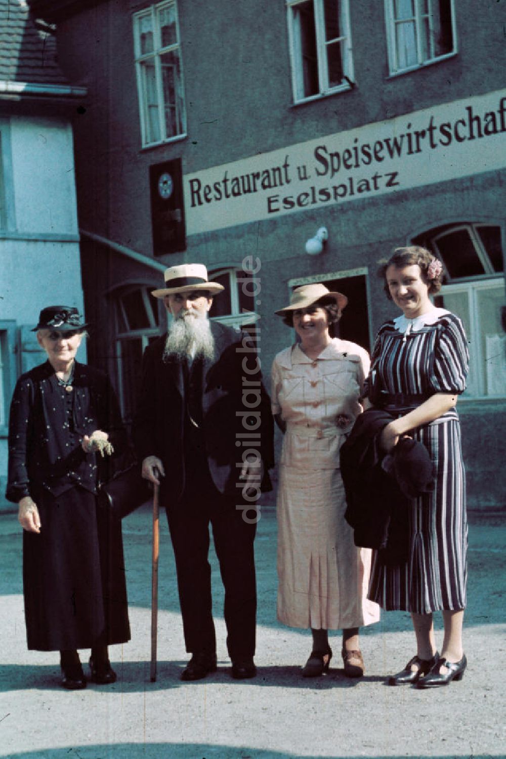 DDR-Bildarchiv: Merseburg - Spaziergang / walk in Merseburg 1938