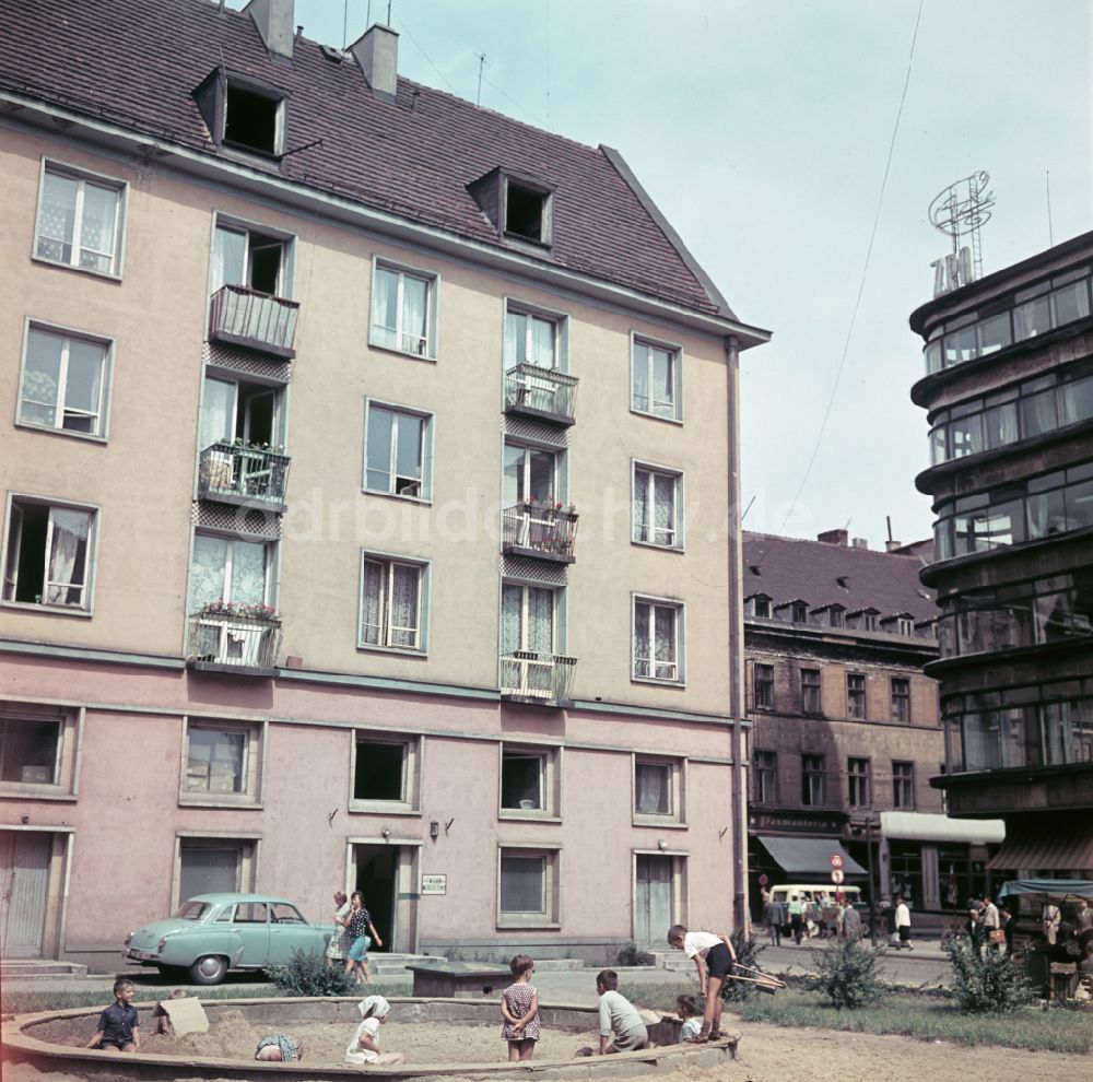 DDR-Fotoarchiv: Wroclaw - Breslau - Spielplatz in Wroclaw - Breslau in Polen