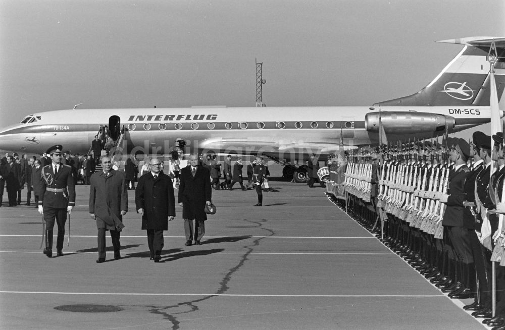 Moskva - Moskau: Staatsakt und Empfang Erich Honeckers und der Regierungsdelegation der DDR in Moskva - Moskau in Russland