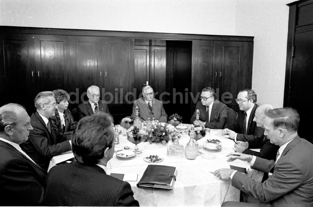 DDR-Fotoarchiv: Berlin - Staatsbesuch Belgien , Offizielle Gespräche im Staatsrat