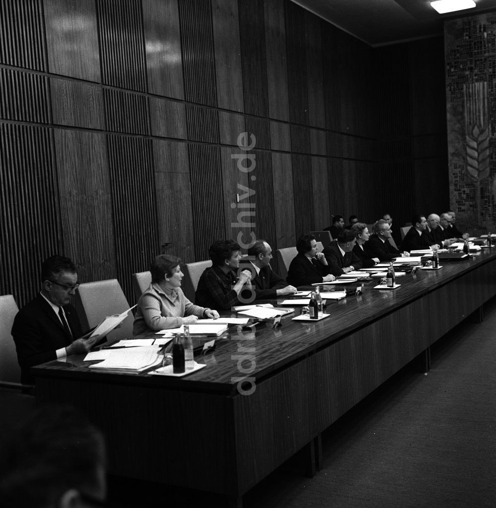 DDR-Fotoarchiv: Berlin - Staatsratstagung mit Walter Ulbricht