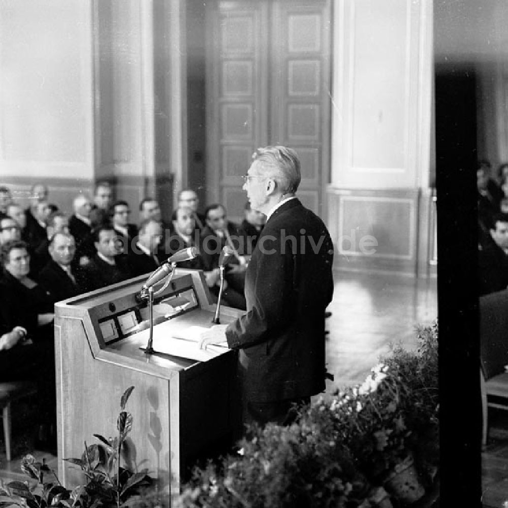 DDR-Fotoarchiv: Berlin - Stadtverordnetenversammlung zum 20. Jahrestag der DDR