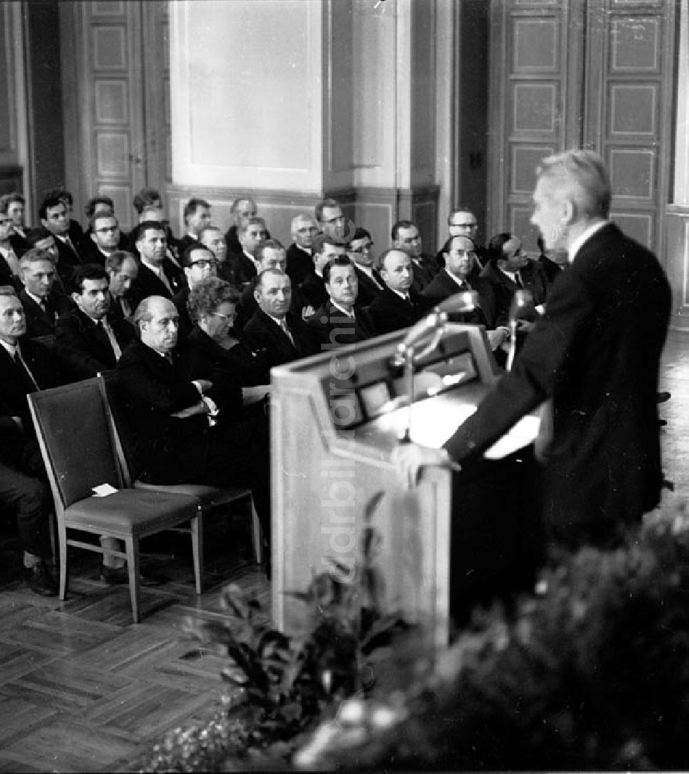 DDR-Bildarchiv: Berlin - Stadtverordnetenversammlung zum 20. Jahrestag der DDR