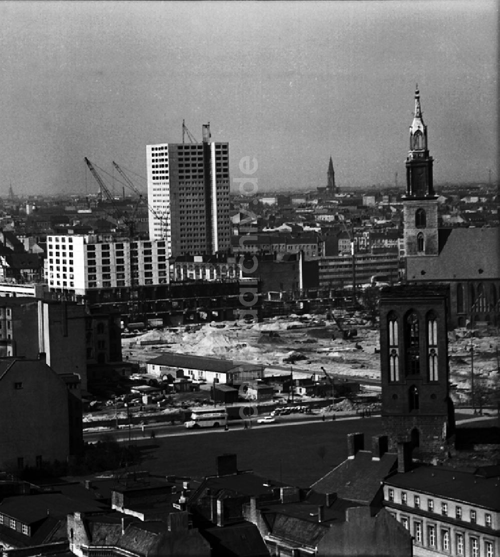 DDR-Fotoarchiv: Berlin - Stadtzentrum mit der Grunerstraße, dem Autotunnel und dem Alexan