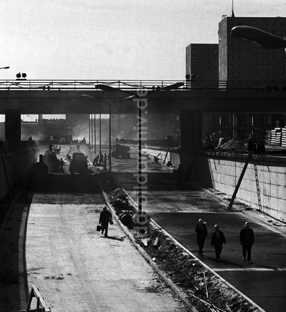 Berlin: Stadtzentrum mit der Grunerstraße, dem Autotunnel und dem Alexan