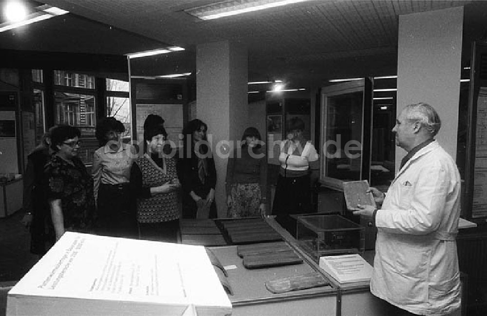 DDR-Fotoarchiv: Berlin - Mitte - Ständige Bauausstellung in der Wallstraße (Berlin - Mitte) Umschlagnr.: 82 Foto: Lenke