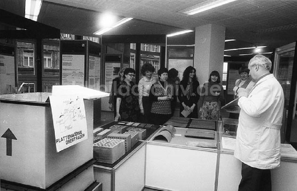 DDR-Fotoarchiv: Berlin - Mitte - Ständige Bauausstellung in der Wallstraße (Berlin - Mitte) Umschlagnr.: 82 Foto: Lenke