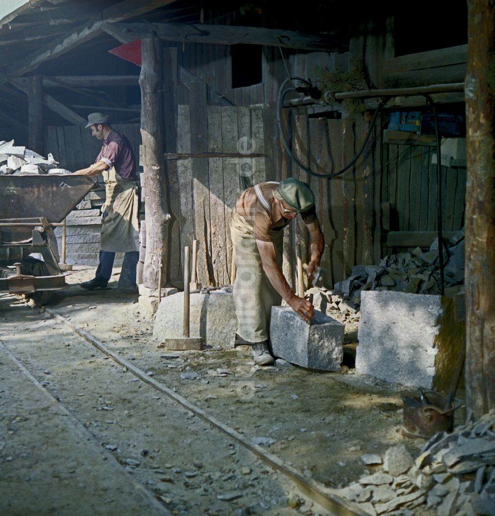 DDR-Bildarchiv: Horka - Szenenbild Porträt eines Mittelpunkte in Horka in der DDR