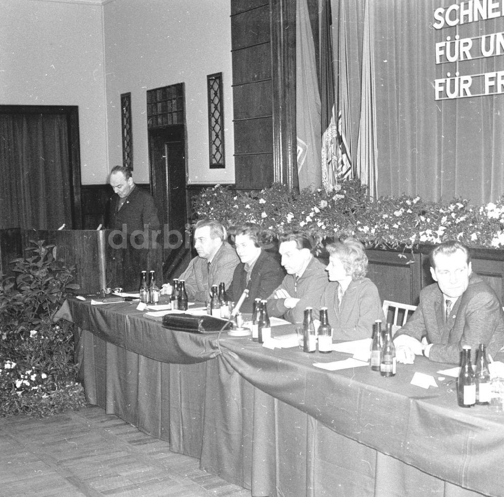 Berlin: Tagung des Zentralen Spartakiadekomitees auf seiner zweiten Sitzung im Haus des Zentralrates der FDJ in Berlin