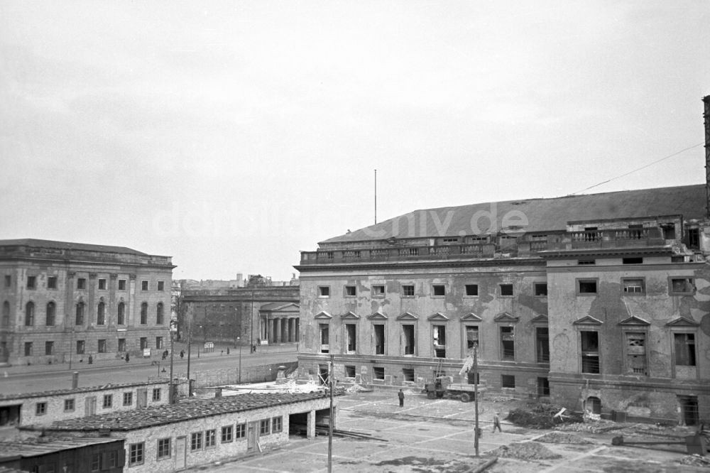 Berlin: Theaterhaus Deutsche Staatsoper in Berlin in der DDR