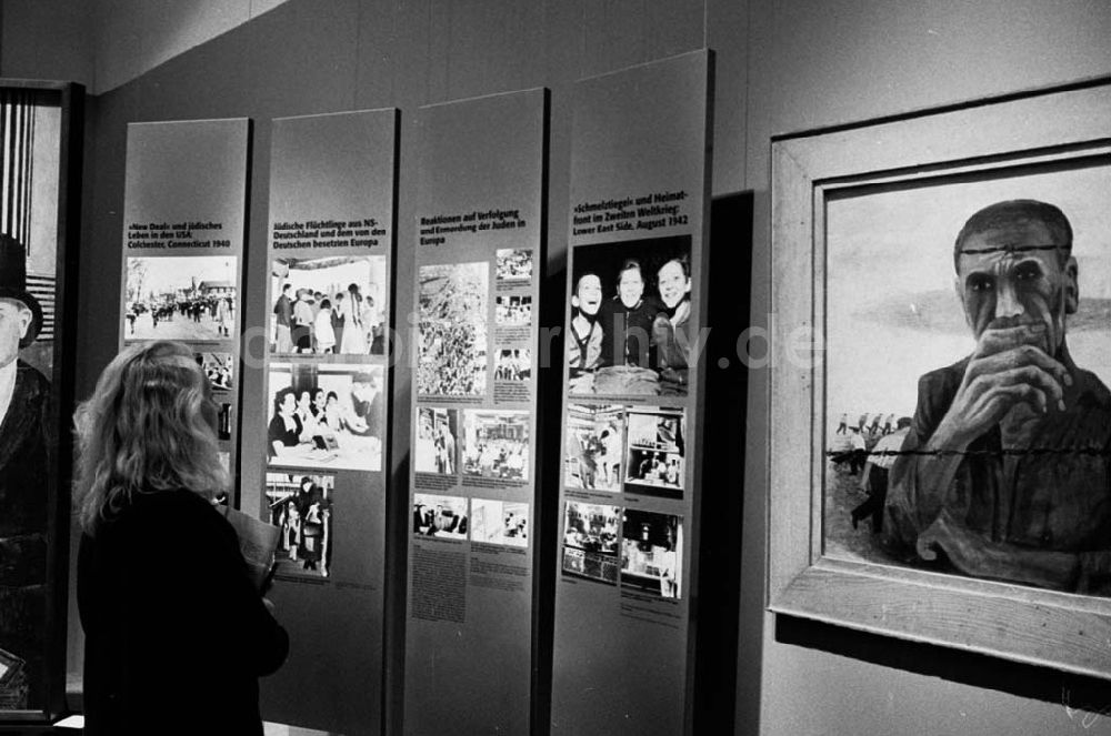 Berlin: Thema:Ausstellung Jüdische Weltbilder Foto:Lange Umschlagsnummer: 1992-16