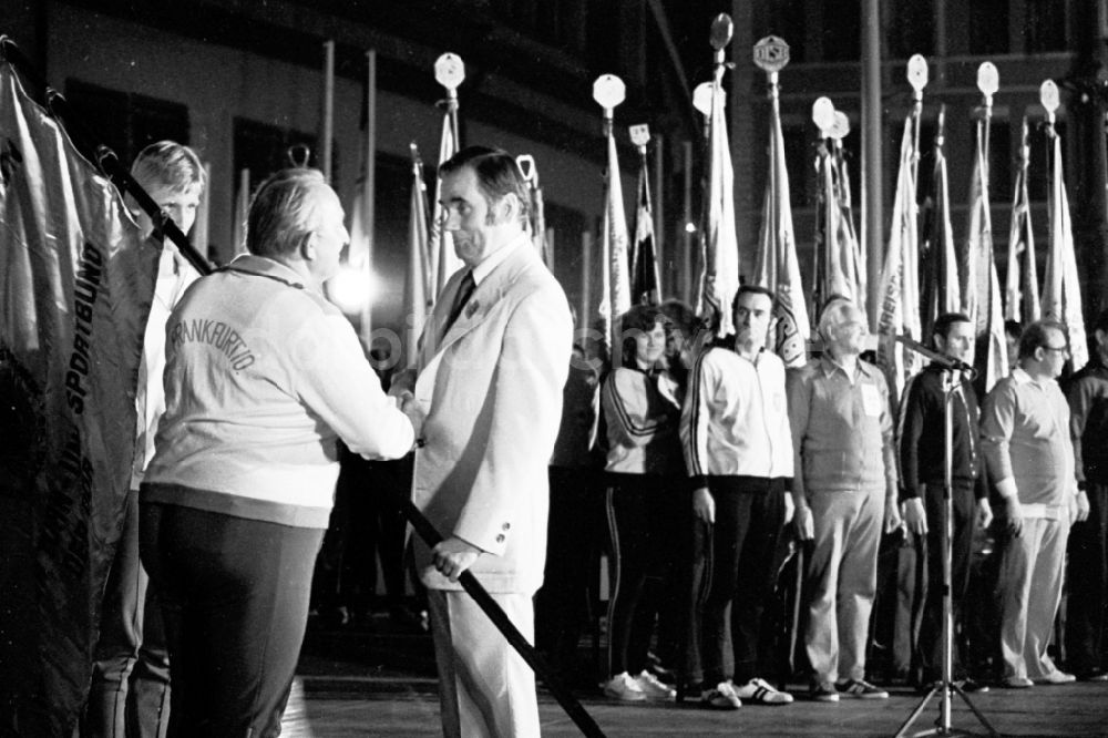 Leipzig: Turn- und Sportfest Spartakiade in Leipzig in Sachsen in der DDR