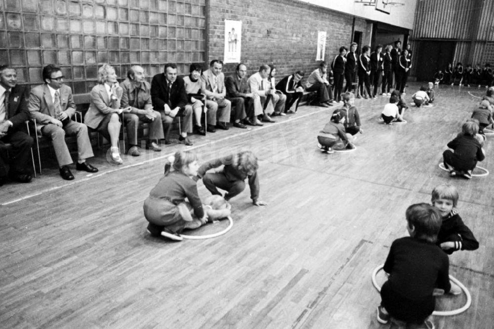 Leipzig: Turn- und Sportfest Spartakiade in Leipzig in Sachsen in der DDR