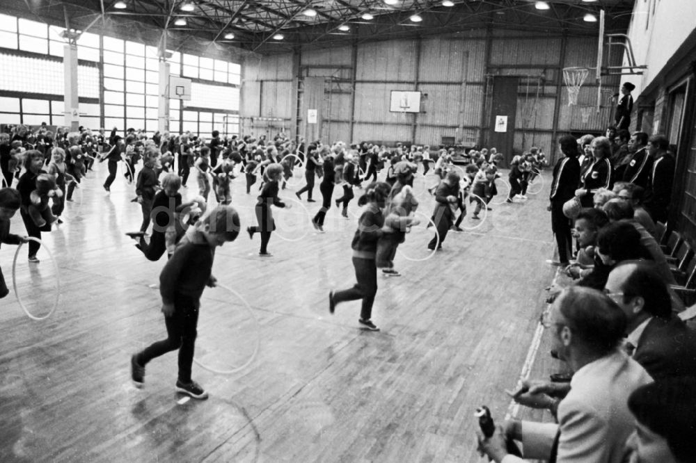 DDR-Fotoarchiv: Leipzig - Turn- und Sportfest Spartakiade in Leipzig in Sachsen in der DDR